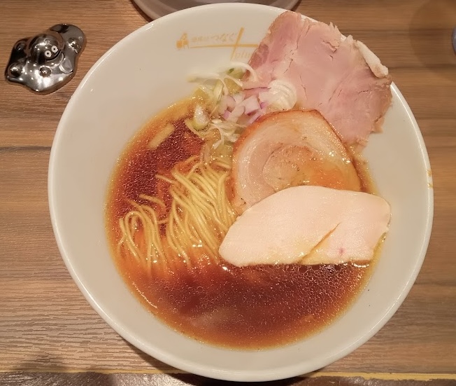 六本木 つなぐ ええとこ鶏の醤油らーめん