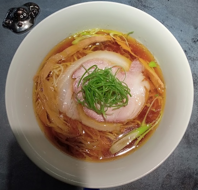 本鵠沼駅 うずとかみなり 醤油RAMEN